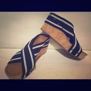 CROWN VINTAGE BLACK WHITE SLIP ON WEDGE HEEL WOMEN
